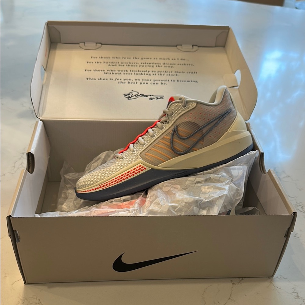 Nike Women’s Sabrina 1 Bone/laser orange 8.5